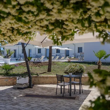 Le Casette Di Gio Bed & Breakfast 4*