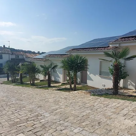 فندق مبيت وإفطار Le Casette Di Gio 4*